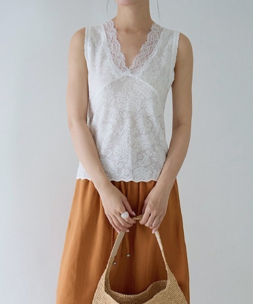 CHUN CHUN NOTES(チュンチュンノーツ)の「26SS/レースVネックノースリーブトップス(Tシャツ/カットソー・レディース・ブラック/ホワイト・F)」の9枚目の写真