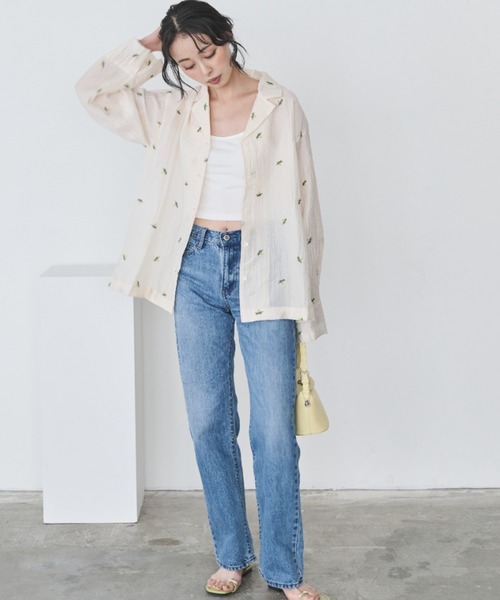 Anclear oui(アンクリアウィ)の「シアー刺繍ビッグSH(シャツ/ブラウス・レディース・アイボリー/ブラック・F)」の8枚目の写真