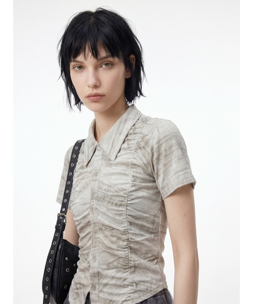 TAJEN:T(タジェント)の「【TAJEN:T】SHIRRING CUT & SEW SHIRT/シャーリングカットソーシャツ(Tシャツ/カットソー・レディース・アイボリー/ブラック/ブラウン・FREE)」の5枚目の写真