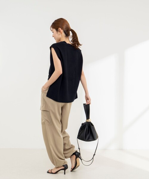 NOLLEY’S(ノーリーズ)の「《手洗い可能》シアーミラノリブゆったりVネックベスト(ニット/セーター・レディース・イエロー/ネイビー・38)」の7枚目の写真