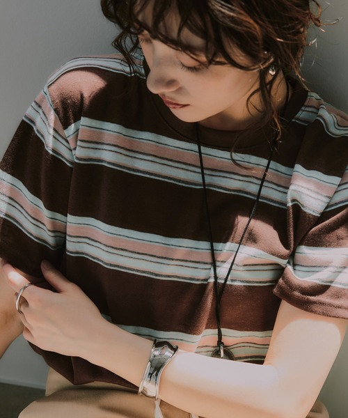 210nouve（トゥージュヌーブ）の「配色 マルチボーダー シアー Tシャツ（Tシャツ/カットソー・レディース・ブラウン/ピンク/ネイビー・FREE）」の5枚目の写真