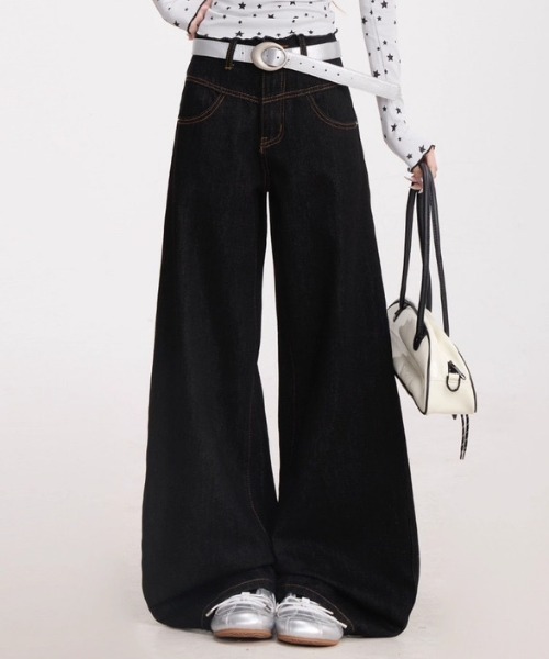 NANEA（ナネア）の「スタープリント ワイドバギーデニム（デニムパンツ・レディース・ブラック・SMALL/MEDIUM）」の3枚目の写真