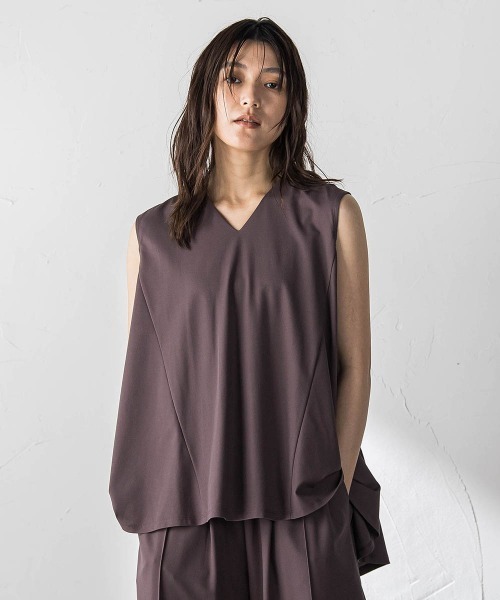 MAYSON GREY(メイソングレイ)の「ノースリフレアプルオーバー+パンツセットアップ(ワンピース・レディース・ブラック・M)」の2枚目の写真