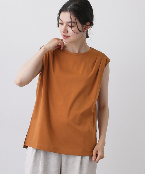 Dessin(デッサン)の「【接触冷感/UVカット】美光沢ノースリーブカットソー(Tシャツ/カットソー・レディース・ブラック/ホワイト系/レンガ/キャメル/グリーン/ブルー・02/01/03)」の5枚目の写真