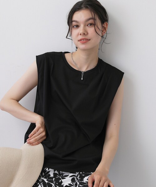 Dessin(デッサン)の「【接触冷感/UVカット】美光沢ノースリーブカットソー(Tシャツ/カットソー・レディース・ブラック/ホワイト系/レンガ/キャメル/グリーン/ブルー・02/01/03)」の2枚目の写真