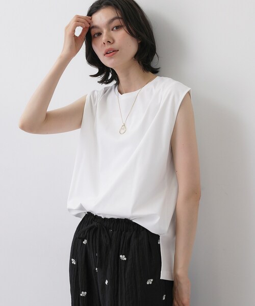 Dessin(デッサン)の「【接触冷感/UVカット】美光沢ノースリーブカットソー(Tシャツ/カットソー・レディース・ブラック/ホワイト系/レンガ/キャメル/グリーン/ブルー・02/01/03)」の7枚目の写真