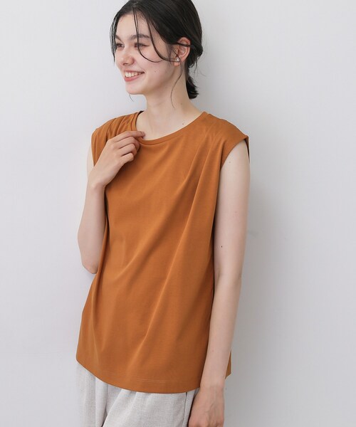 Dessin(デッサン)の「【接触冷感/UVカット】美光沢ノースリーブカットソー(Tシャツ/カットソー・レディース・ブラック/ホワイト系/レンガ/キャメル/グリーン/ブルー・02/01/03)」の20枚目の写真