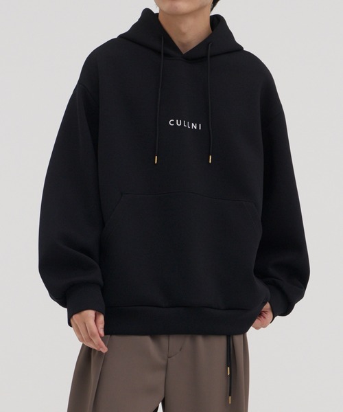 CULLNI(クルニ)の「【CULLNI】CULLNI Logo Embroidery Hoodie(パーカー・メンズ・ブラック/ホワイト・1/2)」の1枚目の写真