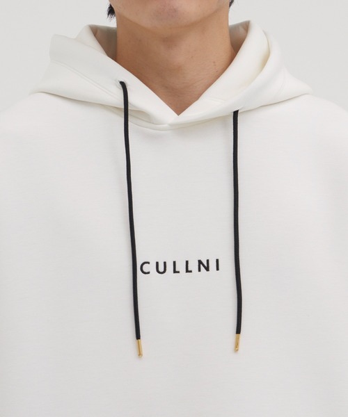 CULLNI(クルニ)の「【CULLNI】CULLNI Logo Embroidery Hoodie(パーカー・メンズ・ブラック/ホワイト・1/2)」の15枚目の写真
