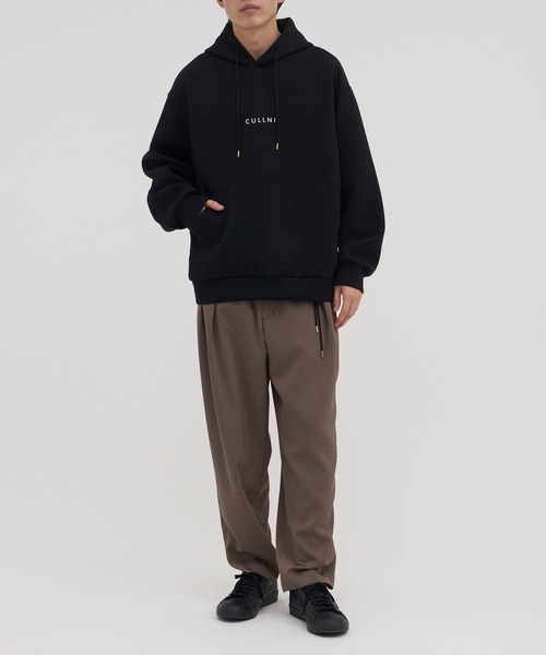 CULLNI(クルニ)の「【CULLNI】CULLNI Logo Embroidery Hoodie(パーカー・メンズ・ブラック/ホワイト・1/2)」の8枚目の写真
