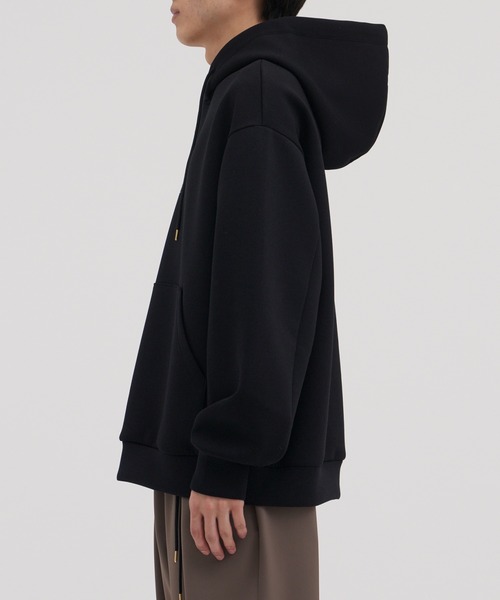 CULLNI(クルニ)の「【CULLNI】CULLNI Logo Embroidery Hoodie(パーカー・メンズ・ブラック/ホワイト・1/2)」の5枚目の写真