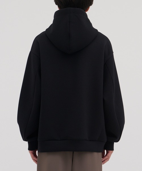 CULLNI(クルニ)の「【CULLNI】CULLNI Logo Embroidery Hoodie(パーカー・メンズ・ブラック/ホワイト・1/2)」の4枚目の写真