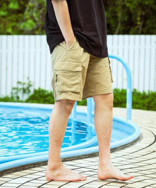 NIKE(ナイキ)の「NIKE SWIM EXCLUSIVE 9ボレーショーツ(その他パンツ・メンズ・ネイビー/ベージュ/グレー/ブラック・SMALL/MEDIUM/LARGE/X-LARGE)」の14枚目の写真