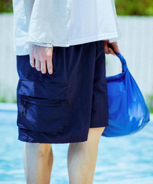 NIKE(ナイキ)の「NIKE SWIM EXCLUSIVE 9ボレーショーツ(その他パンツ・メンズ・ネイビー/ベージュ/グレー/ブラック・SMALL/MEDIUM/LARGE/X-LARGE)」の6枚目の写真