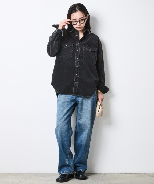CHIC STYLE（シックスタイル）の「硫化染コーデュロイシャツ＜大きいサイズ有＞シックスタイル（シャツ/ブラウス・レディース・ブラック/モカ/ブルー・3L/LL/L/M/5L/4L）」の6枚目の写真
