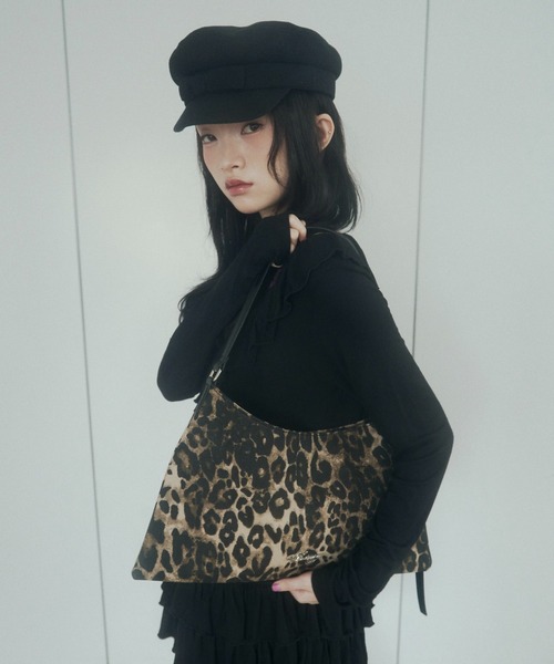 chernyy(チェルニー)の「chernyy 2way cotton bag / 2WAYコットンバッグ(ショルダーバッグ・レディース・ブラウン/ベージュ/ブラック・FREE)」の3枚目の写真