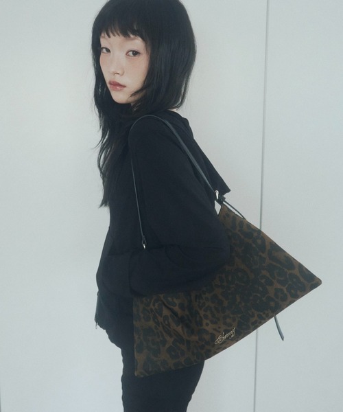 chernyy(チェルニー)の「chernyy 2way cotton bag / 2WAYコットンバッグ(ショルダーバッグ・レディース・ブラウン/ベージュ/ブラック・FREE)」の2枚目の写真