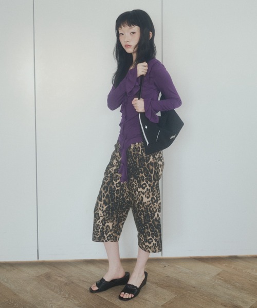 chernyy(チェルニー)の「chernyy 2way cotton bag / 2WAYコットンバッグ(ショルダーバッグ・レディース・ブラウン/ベージュ/ブラック・FREE)」の11枚目の写真