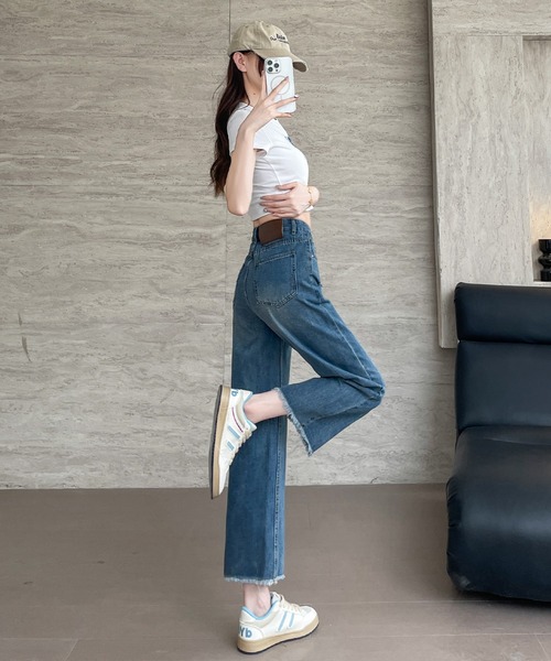 LUCPY（ラクピー）の「ダメージストレートデニムパンツ（デニムスカート・レディース・ブルー・LARGE/MEDIUM/SMALL/X-SMALL）」の3枚目の写真