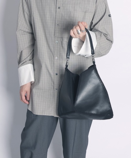 YArKA（ヤーカ）の「【YArKA/ヤーカ】real leather × knit embroidery drawstring 2way bag [kedd2] / レザー×ニット編2wayバッグ（ショルダーバッグ・レディース・ブラック・FREE）」の4枚目の写真