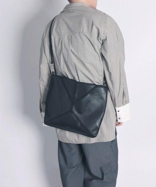 YArKA（ヤーカ）の「【YArKA/ヤーカ】real leather × knit embroidery drawstring 2way bag [kedd2] / レザー×ニット編2wayバッグ（ショルダーバッグ・レディース・ブラック・FREE）」の7枚目の写真