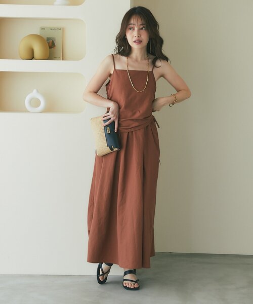 La boutique BonBon(ラブティックボンボン)の「【大人ニュアンスワンピース】ドロストキャミワンピース(ワンピース・レディース・ネイビー/ブラウン/ピンク・38/36)」の5枚目の写真