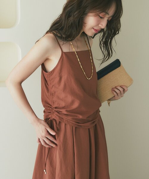 La boutique BonBon(ラブティックボンボン)の「【大人ニュアンスワンピース】ドロストキャミワンピース(ワンピース・レディース・ネイビー/ブラウン/ピンク・38/36)」の12枚目の写真