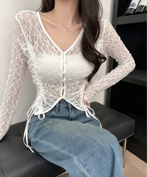 GEMEDA(ジェメダ)の「2点セット/サイドドローストレースカーディガン×キャミ(カーディガン/ボレロ・レディース・ホワイト/ブラック・M)」の4枚目の写真