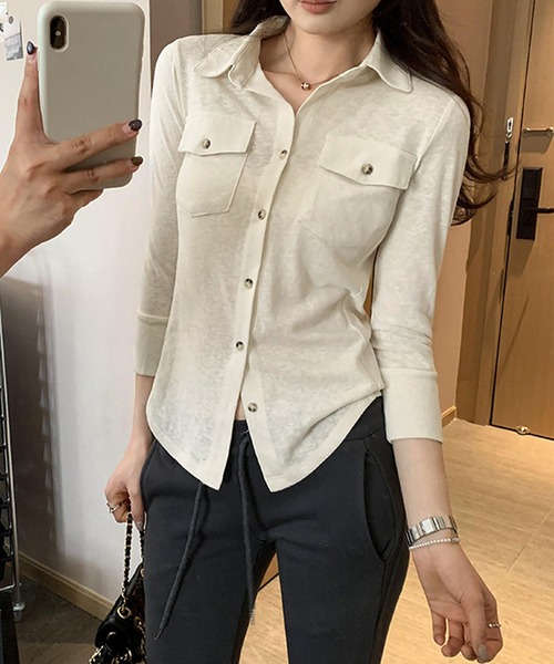 Girly Doll(ガーリードール)の「レギュラーカラーフラップデザインスリムシャツ(Tシャツ/カットソー・レディース・キャメル/オフホワイト/ブラック・FREE)」の1枚目の写真