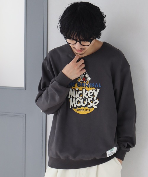 Disney(ディズニー)の「【DISCUS/ディスカス】×【Disney/ディズニー】ミッキーマウス アートワークデザイン ヴィンテージライク 裏毛スウェット(スウェット・レディース・ブラック系1/ブラック系2/ブラック系3/ブラック系4/ホワイト系1/ホワイト系2/ホワイト系3/ホワイト系4・M/L)」の21枚目の写真