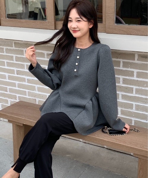 BIRTHDAY BASH(バースデイバッシュ)の「PEARL BUTTON PEPLUM TOPS(パールボタンペプラムトップス)(Tシャツ/カットソー・レディース・グレー・FREE)」の7枚目の写真