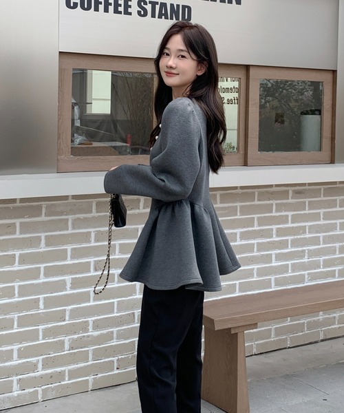 BIRTHDAY BASH(バースデイバッシュ)の「PEARL BUTTON PEPLUM TOPS(パールボタンペプラムトップス)(Tシャツ/カットソー・レディース・グレー・FREE)」の12枚目の写真