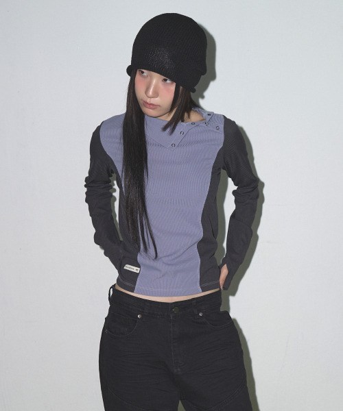 SOHUL(ソフル)の「Side High Neck T (パープル、ブラック)(Tシャツ/カットソー・レディース・その他・FREE)」の4枚目の写真