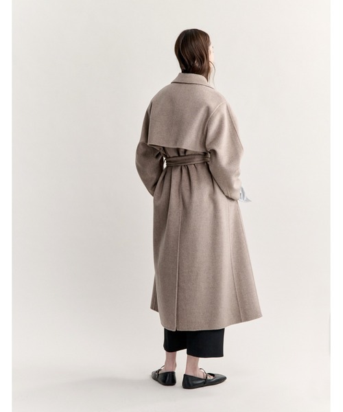 Maison Kitsune(メゾンキツネ)の「DOUBLE-FACE BELTED WOOL COAT(チェスターコート・レディース・ブラウン系その他・S/XS/L/M)」の6枚目の写真