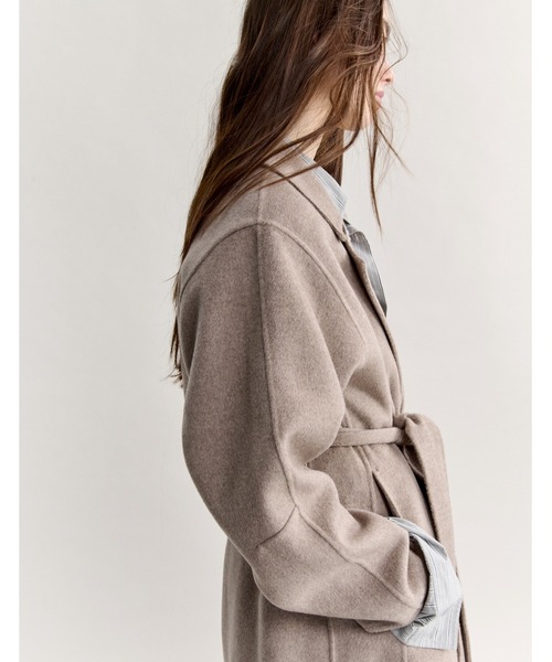 Maison Kitsune(メゾンキツネ)の「DOUBLE-FACE BELTED WOOL COAT(チェスターコート・レディース・ブラウン系その他・S/XS/L/M)」の8枚目の写真