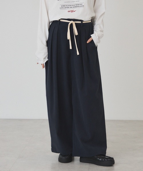 AMERICAN HOLIC(アメリカンホリック)の「【マルチ機能】カットコーデュロイストレートワイド(その他パンツ・レディース・アイボリー/ライトイエロー/グレイッシュベージュ/チャコールグレー・L/M)」の2枚目の写真