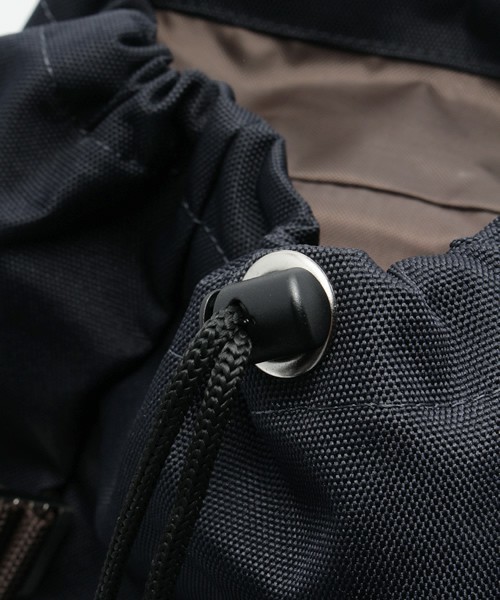 MAKAVELIC（マキャベリック）の「【MAKAVELIC】ダブルベルトデイパック/TRUCKS DOUBLE BELT DAYPACK[MEDIUM]/3104-10103（バックパック/リュック・レディース・ネイビー/ホワイト/ブラック・FREE）」の4枚目の写真