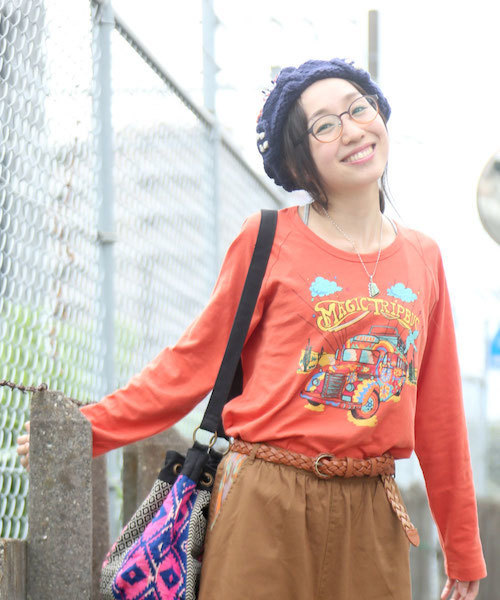 チチカカ（チチカカ）の「サイケバス　ロングＴシャツ　　　　　　　　　　（Tシャツ/カットソー・レディース・ホワイト/マスタード/レッド/グリーン・FREE）」の4枚目の写真