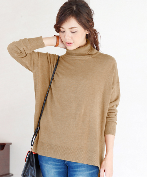 Pierrot（ピエロ）の「リッチカシミアタッチ オーバーサイズ タートルニット（ニット/セーター・レディース・ボルドー/杢グレー/グレイッシュベージュ/キャメル/ネイビー・L/M）」の5枚目の写真