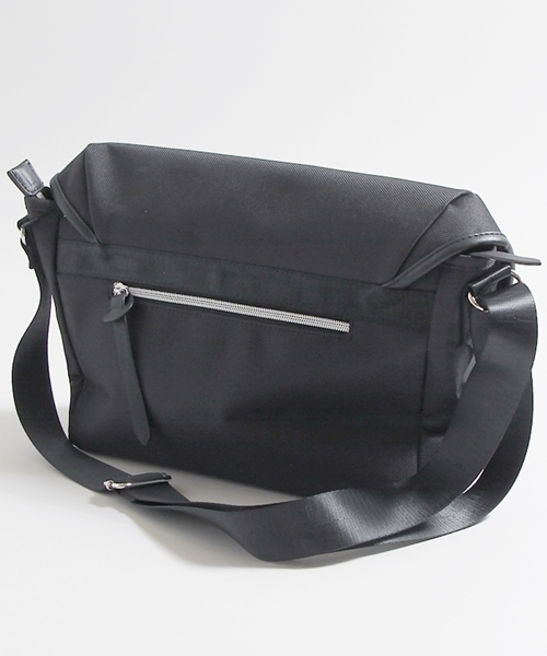 WEGO(ウィゴー)の「WEGO/メタルバックルフラップショルダーバッグ(ショルダーバッグ・メンズ・グレー/ネイビー/ブラック・FREE)」の5枚目の写真