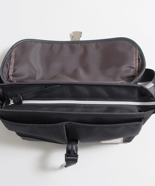 WEGO(ウィゴー)の「WEGO/メタルバックルフラップショルダーバッグ(ショルダーバッグ・メンズ・グレー/ネイビー/ブラック・FREE)」の12枚目の写真