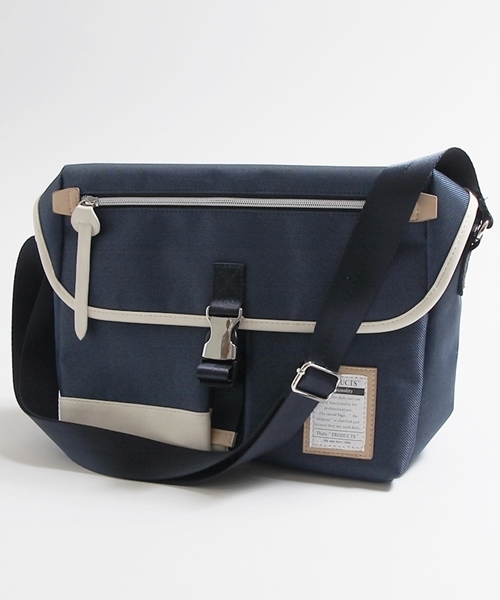 WEGO(ウィゴー)の「WEGO/メタルバックルフラップショルダーバッグ(ショルダーバッグ・メンズ・グレー/ネイビー/ブラック・FREE)」の19枚目の写真