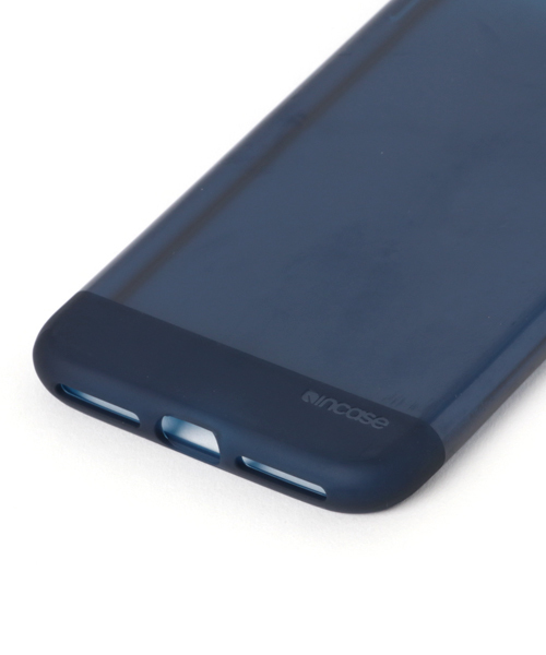 incase（インケース）の「INPH180252-BMN Incase Protective Cover for iPhone 7 Plus（スマホケース/カバー・メンズ・ネイビー・ONE SIZE）」の3枚目の写真