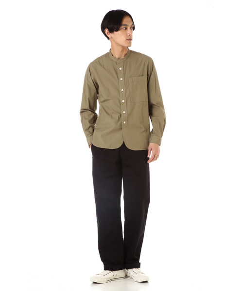 MHL.（エムエイチエル）の「GARMENT DYE BASIC POPLIN(MHL SHOP限定)（シャツ/ブラウス・メンズ・ホワイト/グレー/セージグリーン・SMALL/MEDIUM/LARGE）」の6枚目の写真