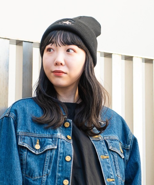 CONVERSE(コンバース)の「【CONVERSE】ANKLE LOGO AC WATCH / 【コンバース】アンクル ロゴ アクリル ワッチ オーバーライド(ニットキャップ/ビーニー・メンズ・ホワイト/ブラック/ベージュ/ネイビー/グリーン/ダークグレー/グレー/ブルー系その他2/ダークオレンジ/ブルー系その他/グレー系その他/ブラック系その他/ブラウン・57~59cm)」の3枚目の写真