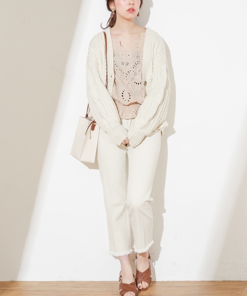 natural couture（ナチュラルクチュール）の「センタープレスデニム（デニムパンツ・レディース・アイボリー/ブルー・SMALL/MEDIUM）」の16枚目の写真