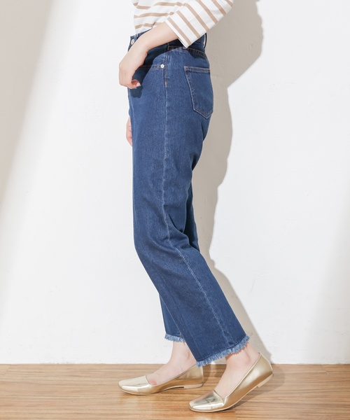 natural couture（ナチュラルクチュール）の「センタープレスデニム（デニムパンツ・レディース・アイボリー/ブルー・SMALL/MEDIUM）」の6枚目の写真