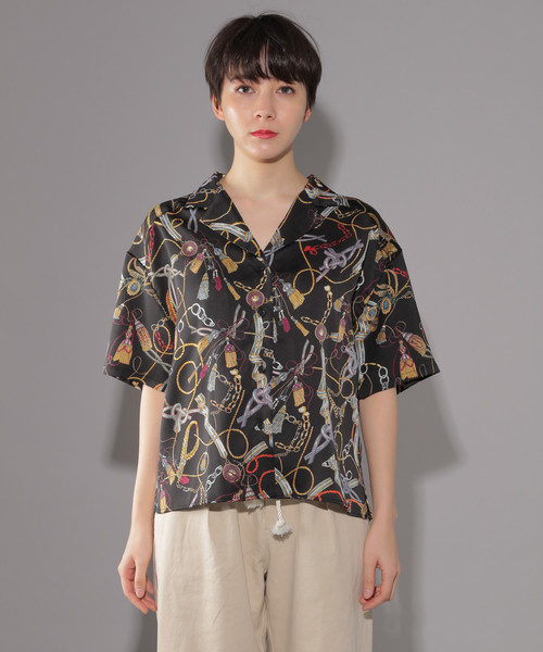 PAGEBOY（ページボーイ）の「チェーンカイキンシャツ（シャツ/ブラウス・レディース・ホワイト/ブラック/ベージュ・FREE）」の19枚目の写真