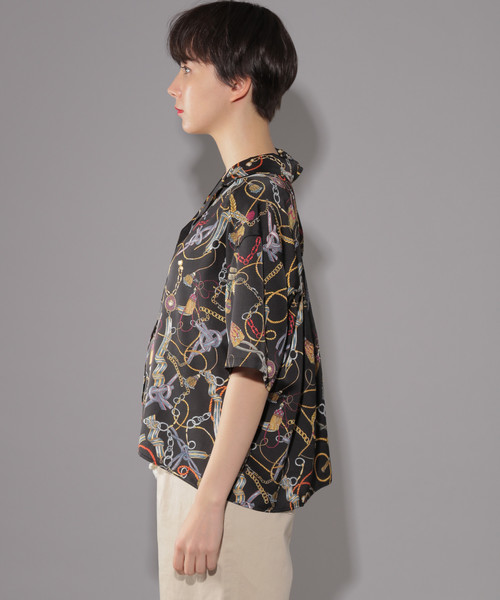 PAGEBOY（ページボーイ）の「チェーンカイキンシャツ（シャツ/ブラウス・レディース・ホワイト/ブラック/ベージュ・FREE）」の9枚目の写真