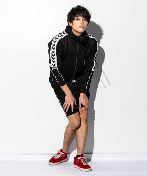 hummel（ヒュンメル）の「hummel(ヒュンメル)サイドライントラックフーディー（ブルゾン・メンズ・ブラック/レッド・SMALL/MEDIUM/LARGE）」の7枚目の写真